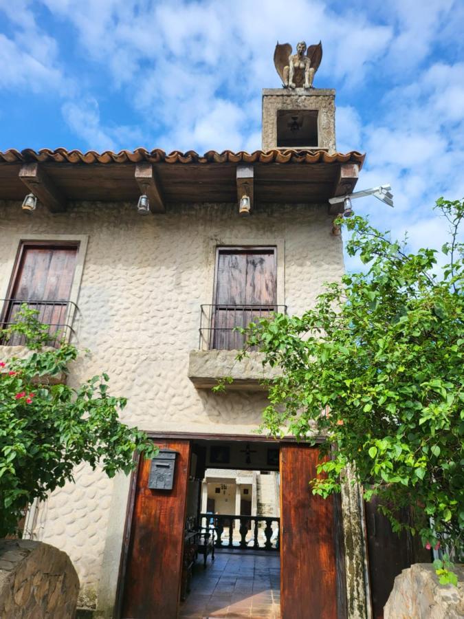 Hostal Casa De Las Gargolas Amapala Exterior photo